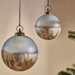 Ngolo Giant Bauble
